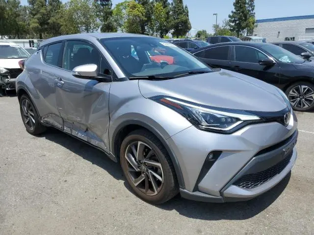 2020 TOYOTA C-HR XLE  