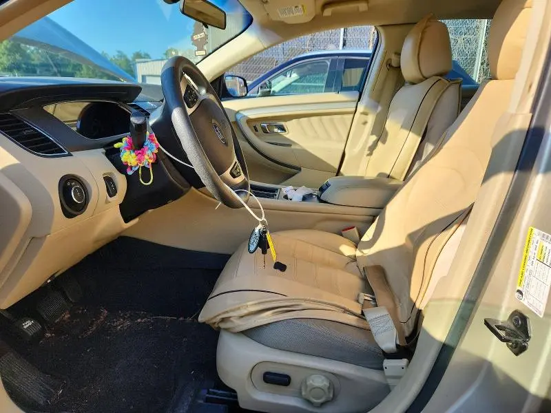 2017 FORD TAURUS SE  
