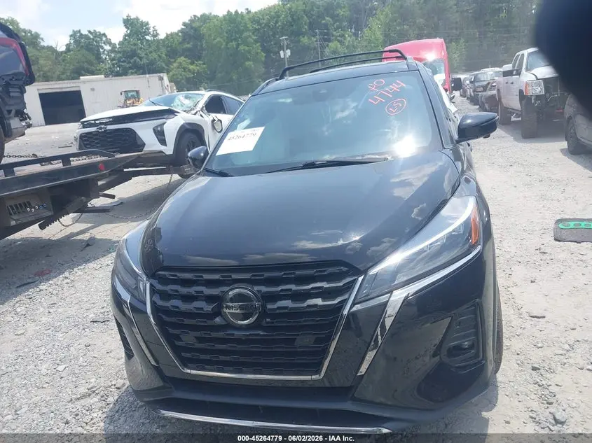 2021 NISSAN KICKS SR XTRONIC CVT