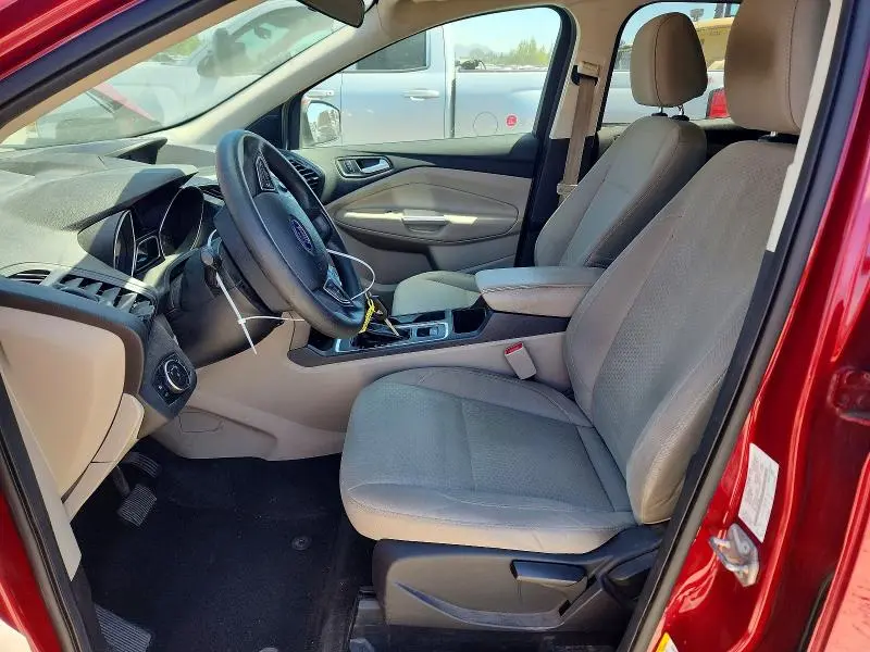2017 FORD ESCAPE SE  