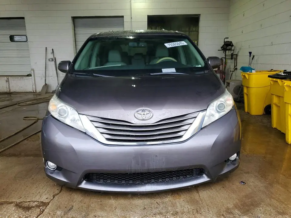 2011 TOYOTA SIENNA XLE 8-PASSENGER  