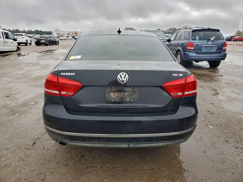 2015 VOLKSWAGEN PASSAT SE  