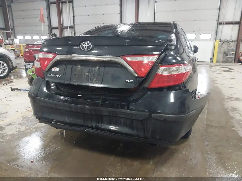 2017 TOYOTA CAMRY SE