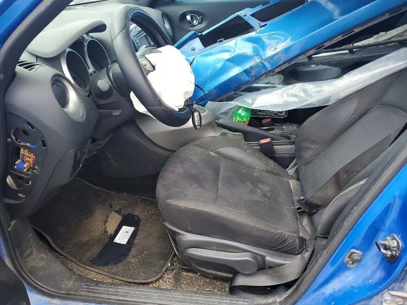 2011 NISSAN JUKE S  