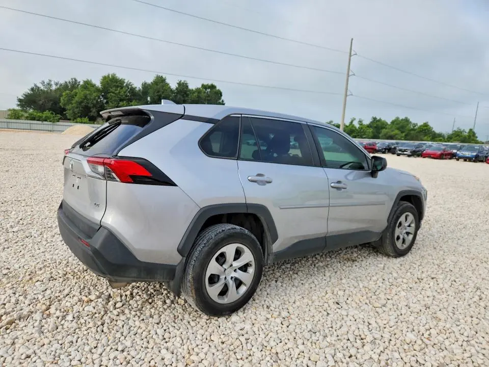 2022 TOYOTA RAV4 LE  