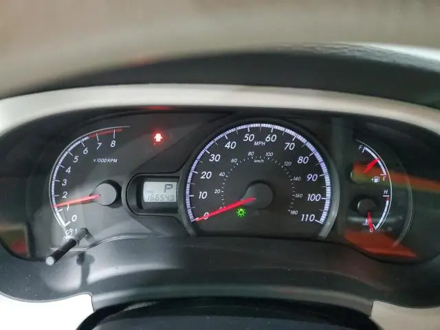 2011 TOYOTA SIENNA LE  