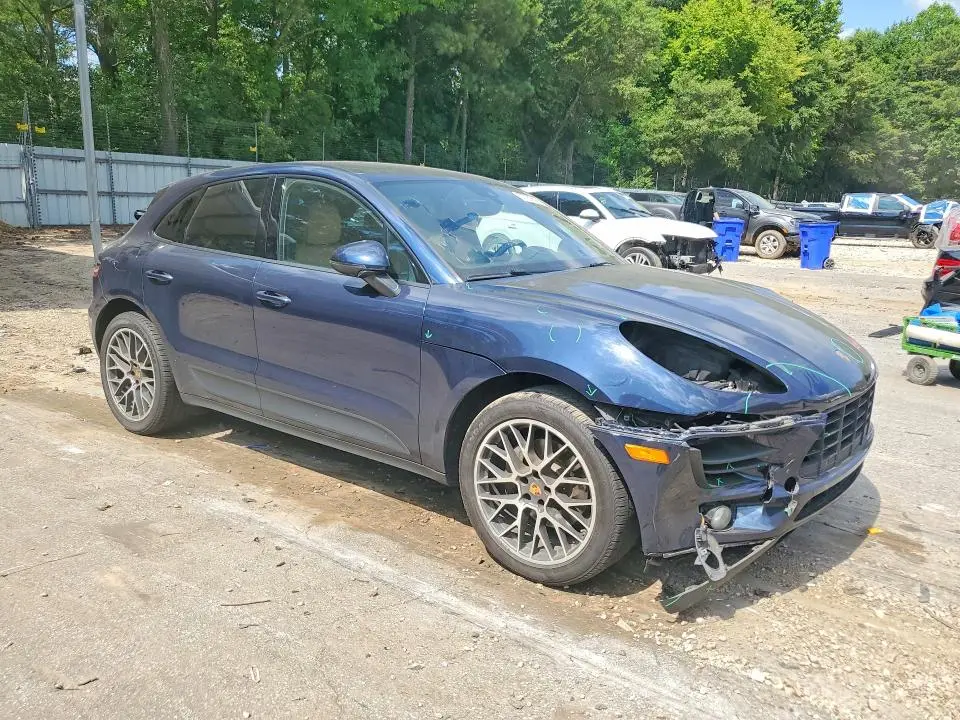 2018 PORSCHE MACAN   