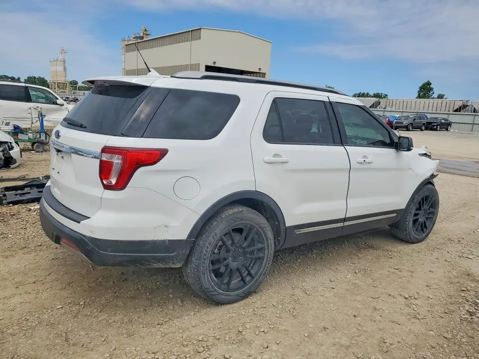 2019 FORD EXPLORER XLT  