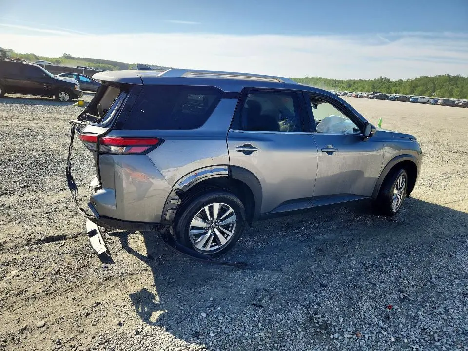 2023 NISSAN PATHFINDER SL  