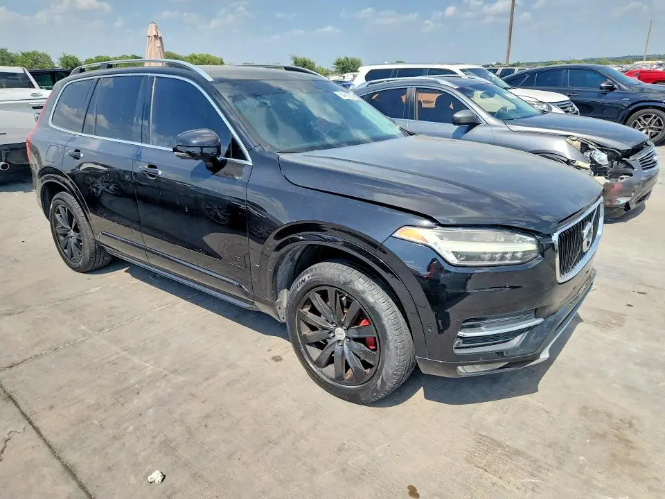 2017 VOLVO XC90 T6  