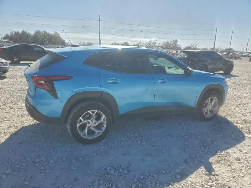 2025 CHEVROLET TRAX LS  