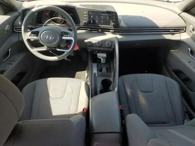 2022 HYUNDAI ELANTRA SE  