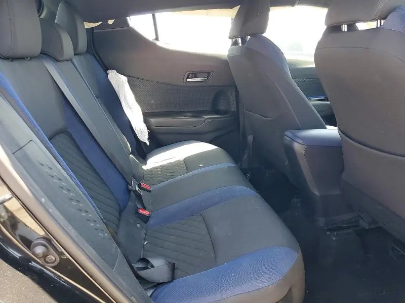 2021 TOYOTA C-HR XLE  