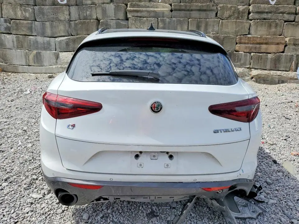 2022 ALFA ROMEO STELVIO TI  