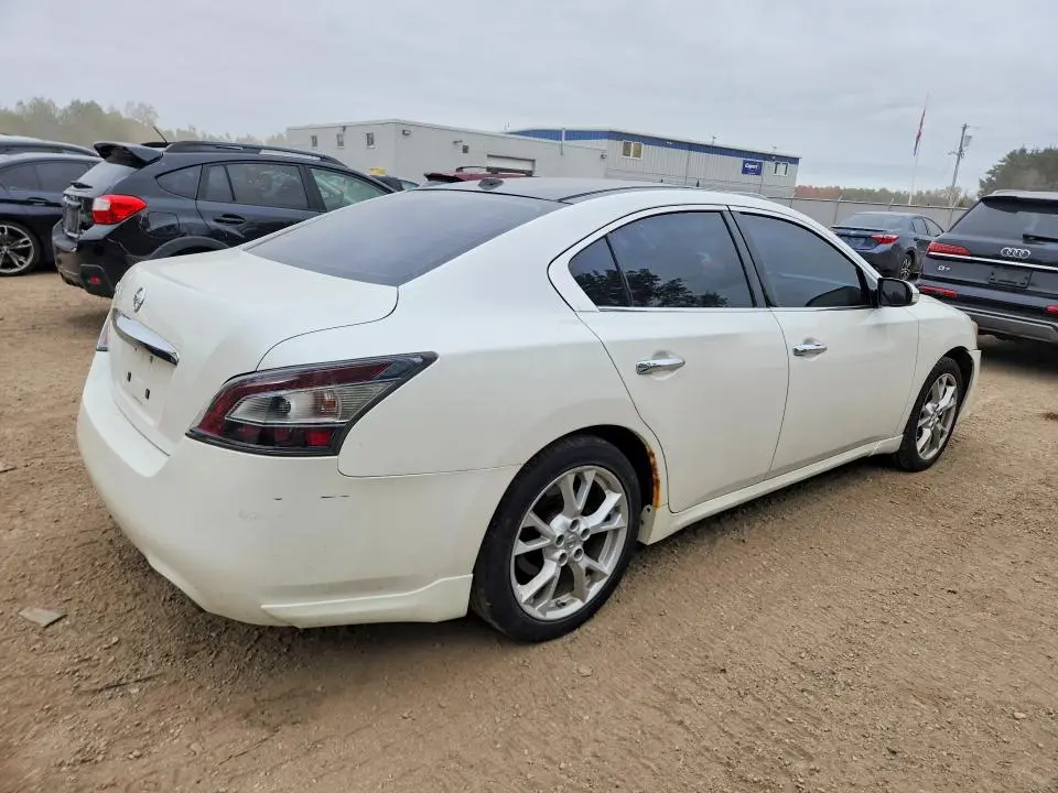 2014 NISSAN MAXIMA S  