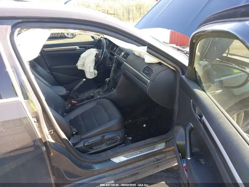 2017 VOLKSWAGEN PASSAT 1.8T R-LINE