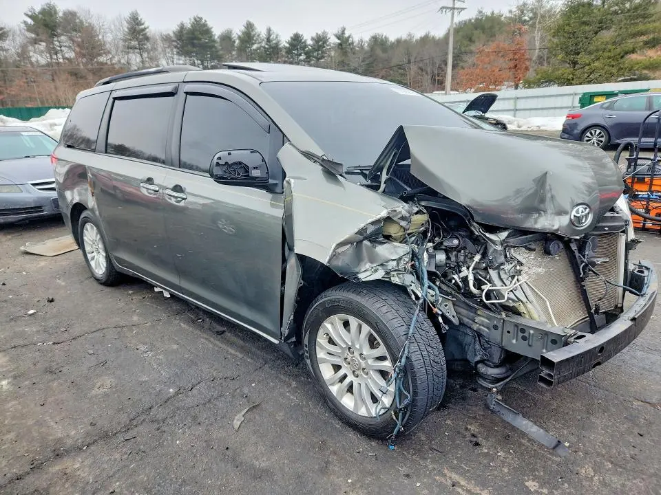 2011 TOYOTA SIENNA XLE 8-PASSENGER  