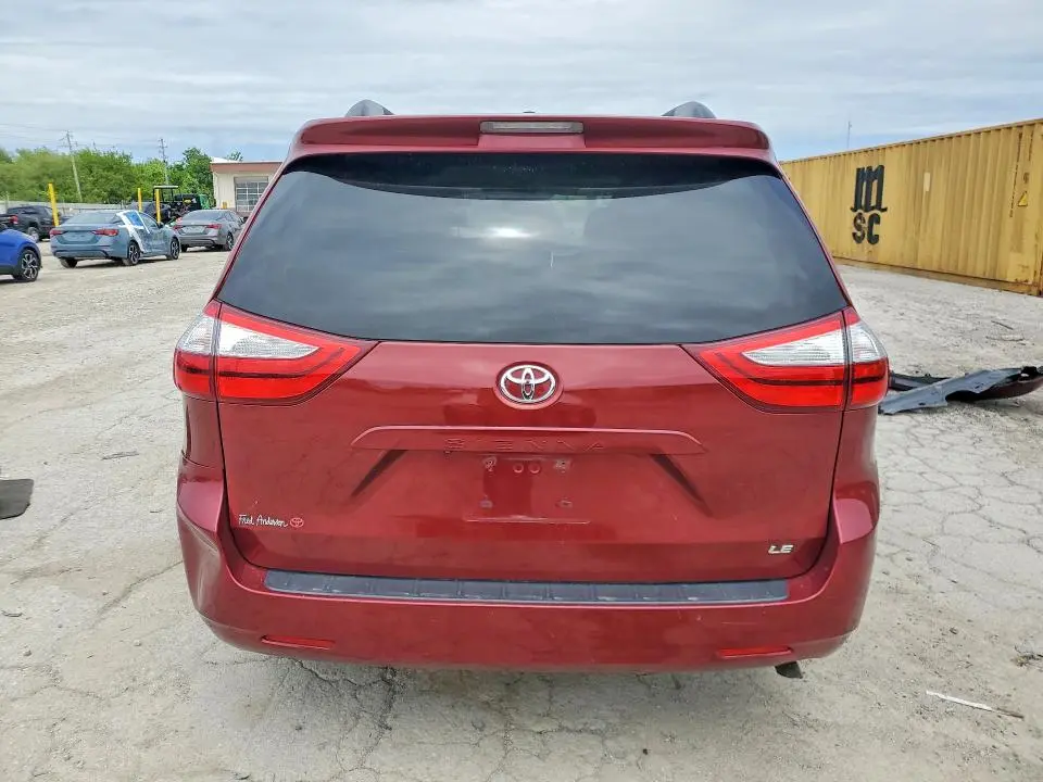 2016 TOYOTA SIENNA LE  