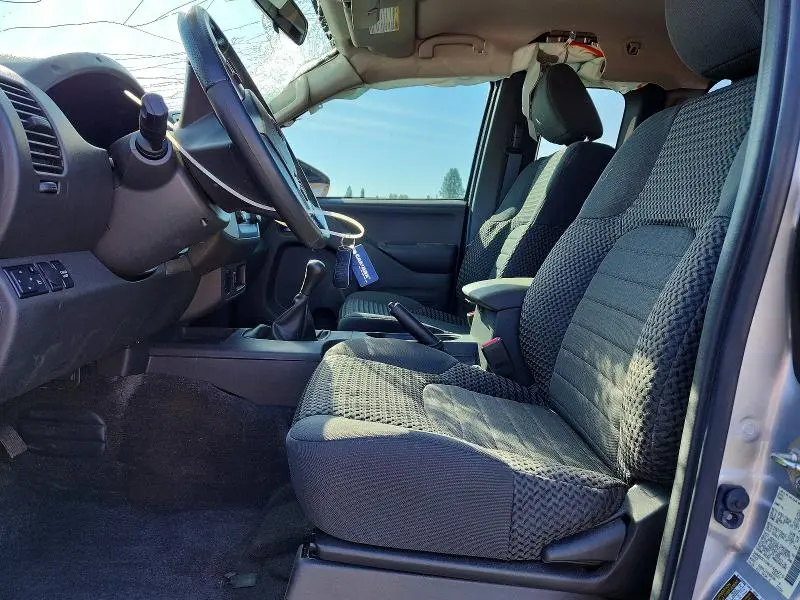2017 NISSAN FRONTIER SV  