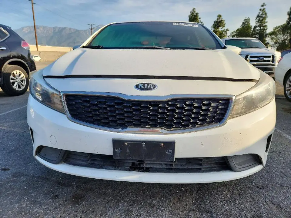 2017 KIA FORTE LX  