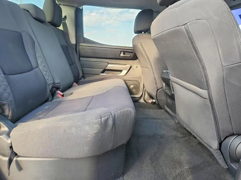 2022 TOYOTA TUNDRA SR5  