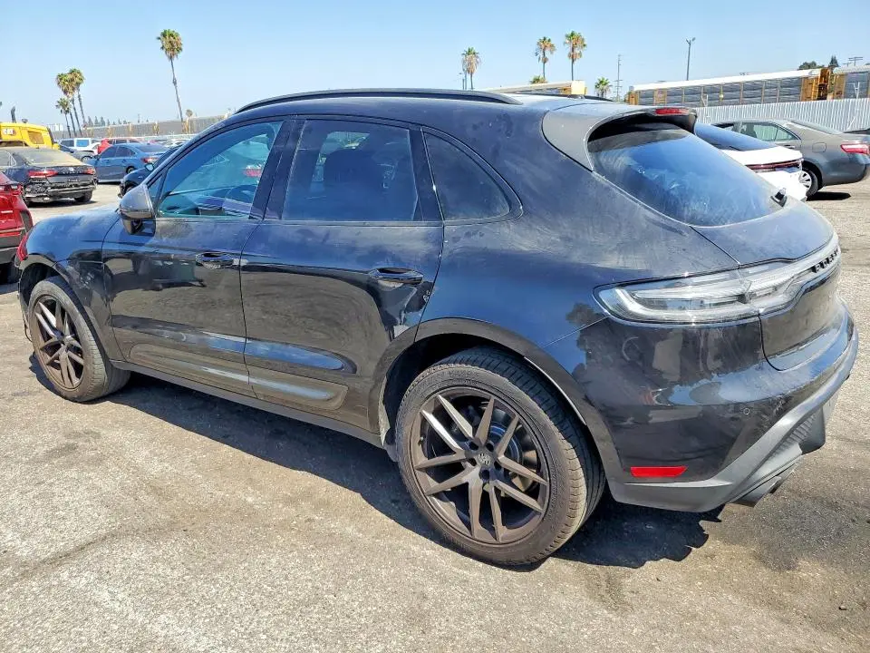 2023 PORSCHE MACAN BASE  