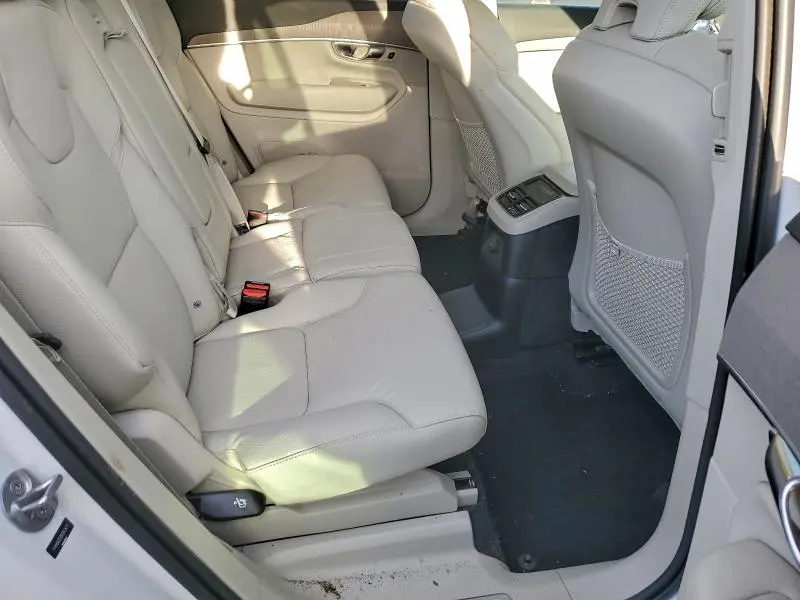 2024 VOLVO XC90 PLUS  