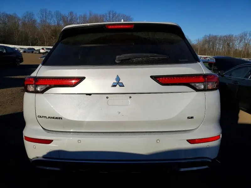 2022 MITSUBISHI OUTLANDER SE  