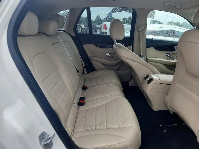 2016 MERCEDES-BENZ GLC 300  