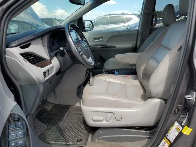 2015 TOYOTA SIENNA XLE  