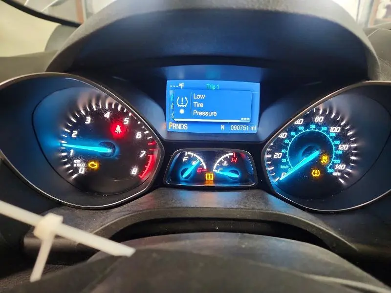 2015 FORD ESCAPE SE  