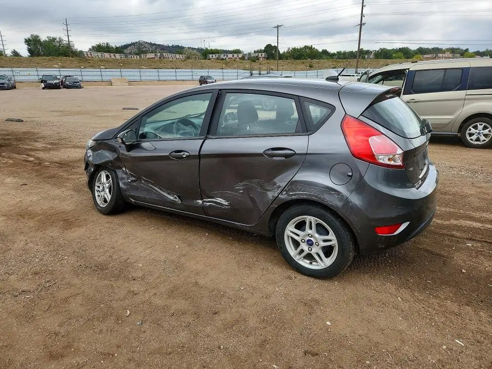 2017 FORD FIESTA SE  
