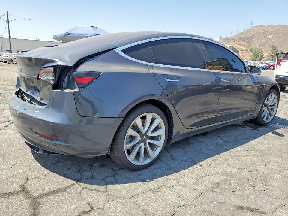 2018 TESLA MODEL 3   