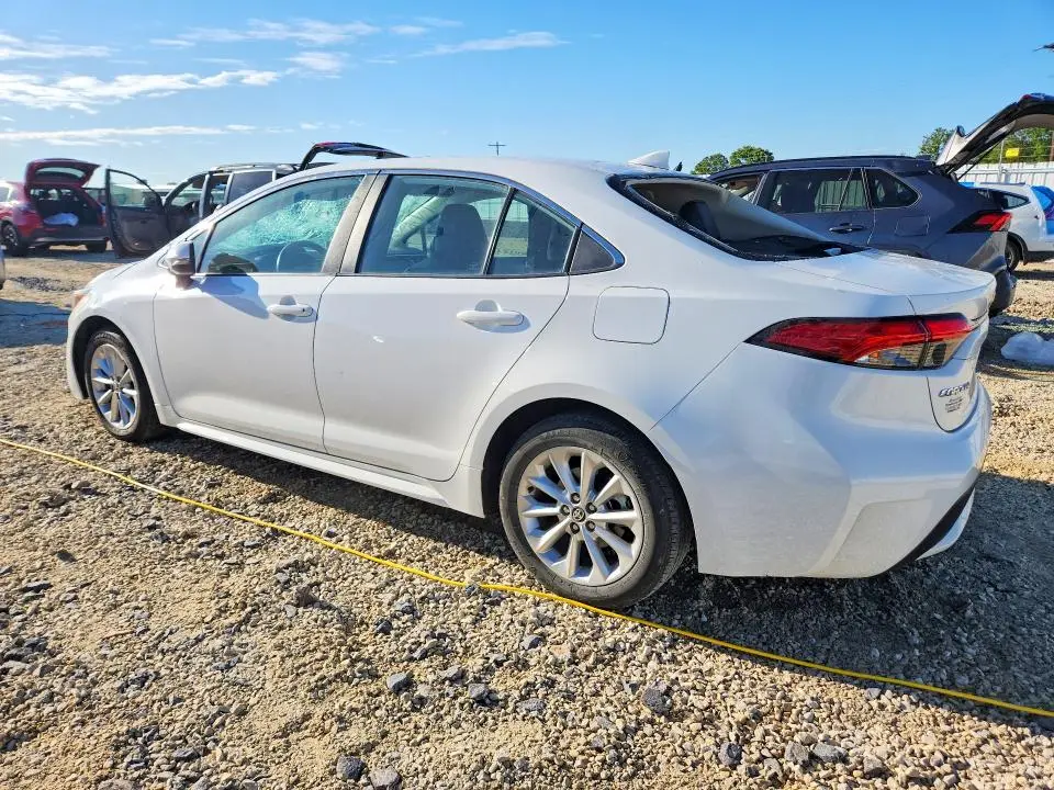 2021 TOYOTA COROLLA XLE  