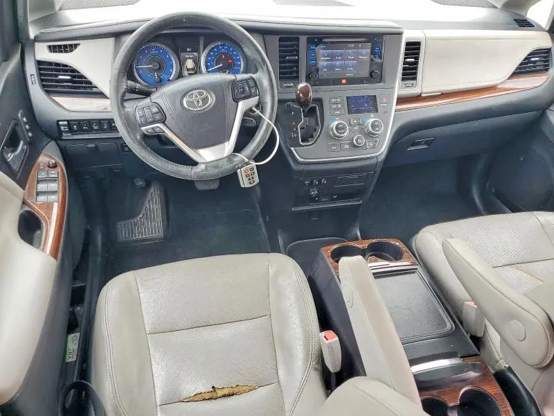 2015 TOYOTA SIENNA LIMITED PREMIUM 7-PASSENGER  