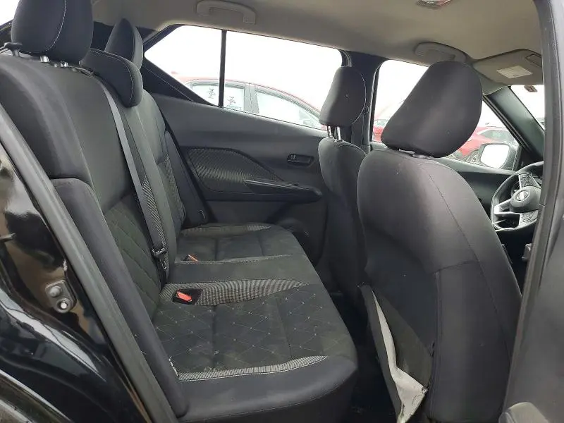 2020 NISSAN KICKS S  
