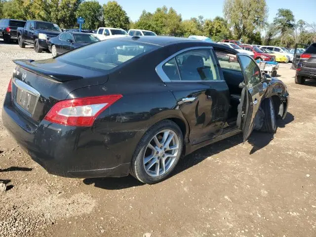 2010 NISSAN MAXIMA S  