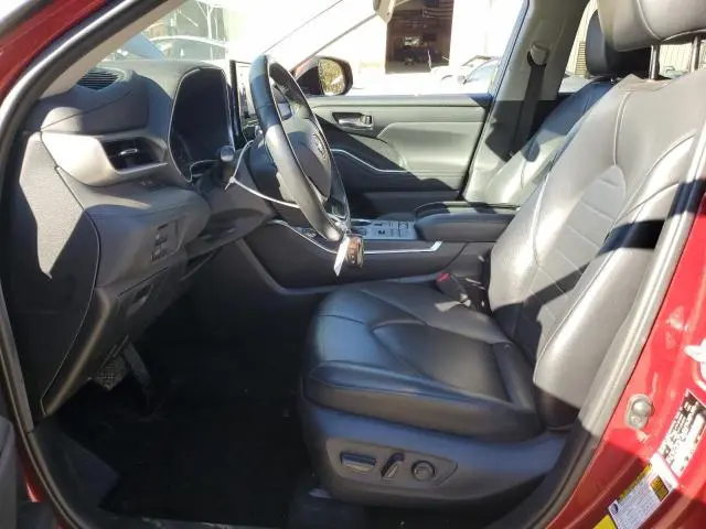 2021 TOYOTA HIGHLANDER XLE  