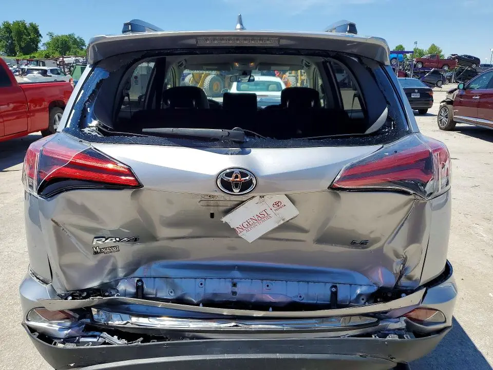 2018 TOYOTA RAV4 LE  