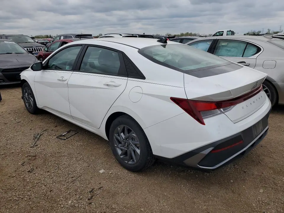 2024 HYUNDAI ELANTRA SEL  