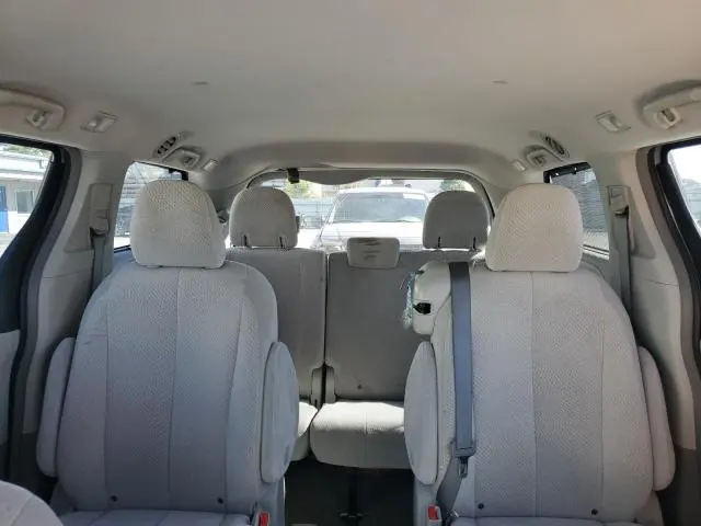 2012 TOYOTA SIENNA LE  