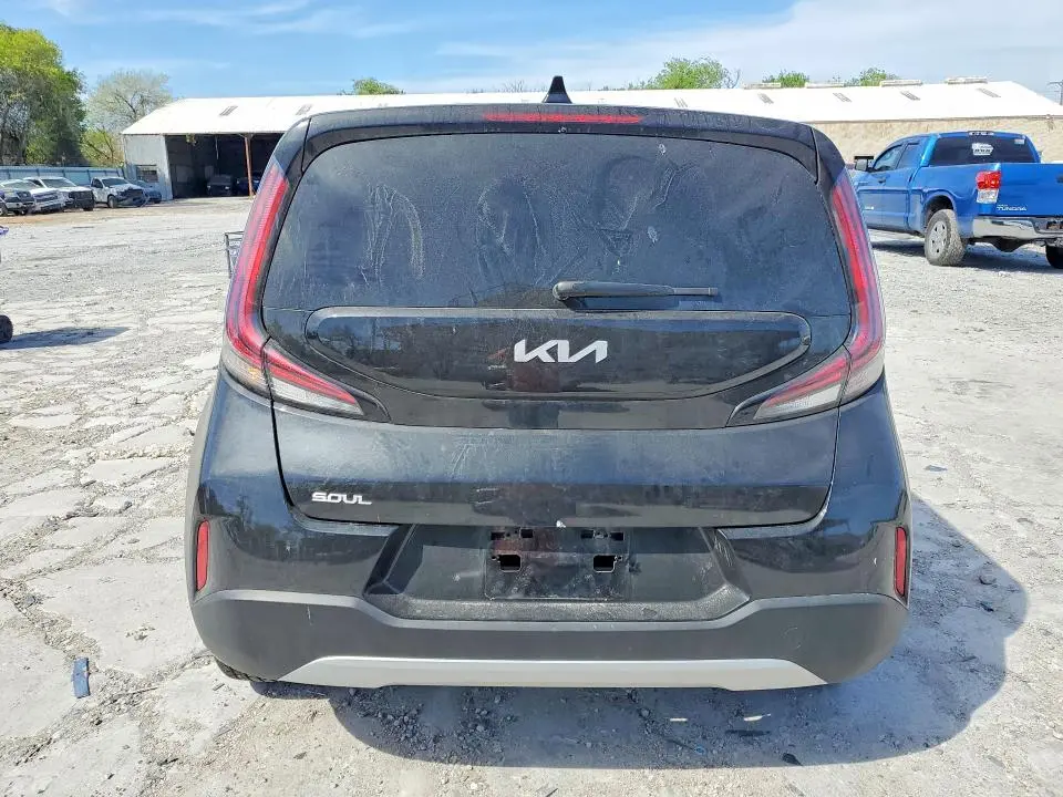 2025 KIA SOUL LX  