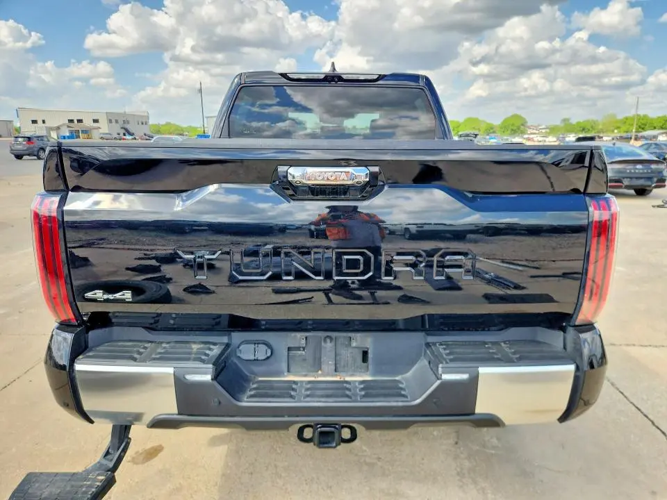 2024 TOYOTA TUNDRA CREWMAX LIMITED  