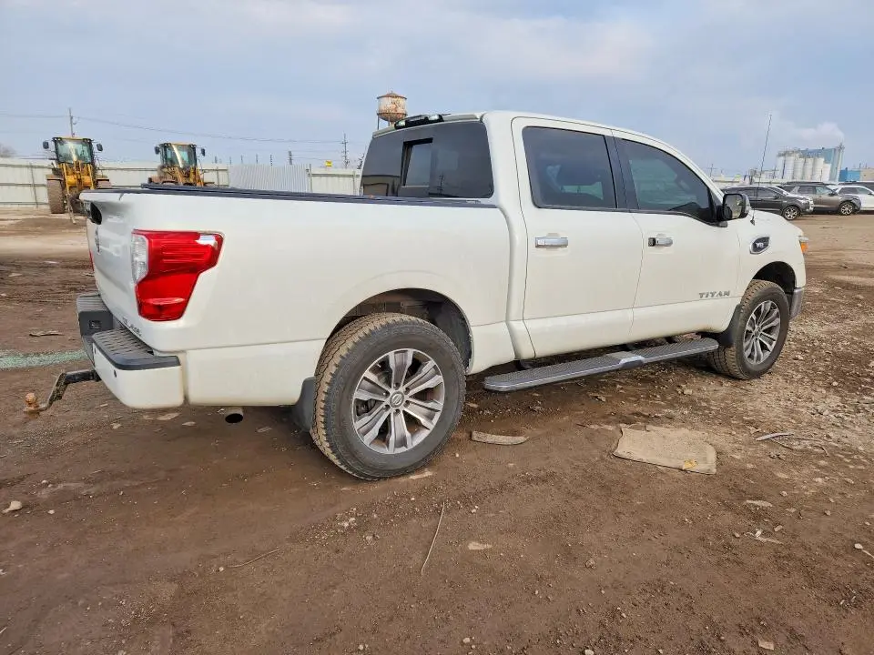 2017 NISSAN TITAN SL  