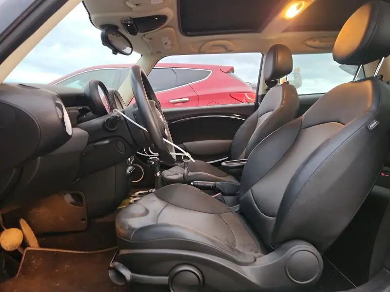 2012 MINI COOPER   