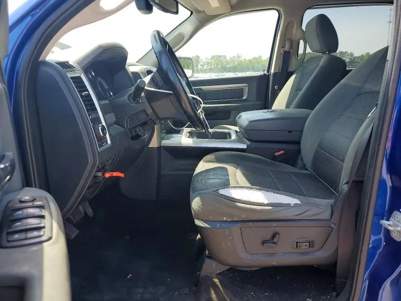 2015 RAM 1500 SLT  