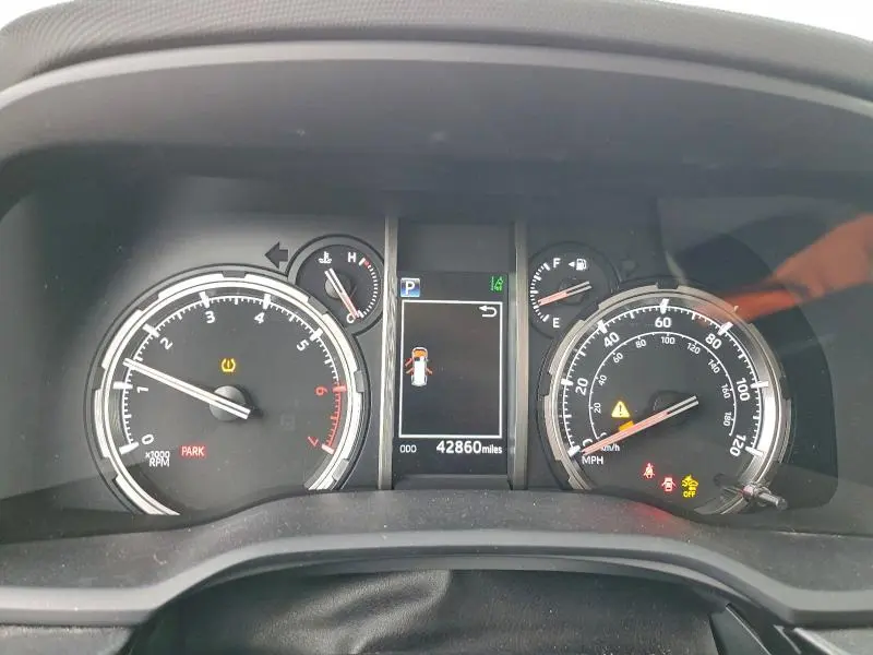 2023 TOYOTA 4RUNNER SE  