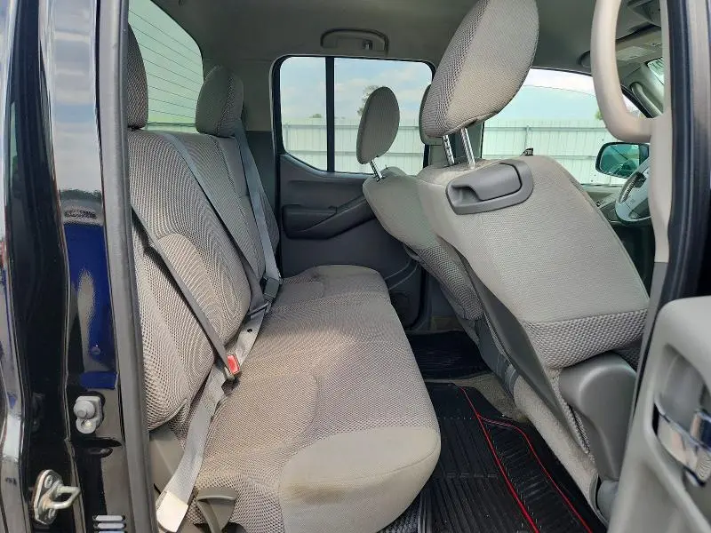 2011 NISSAN FRONTIER S  