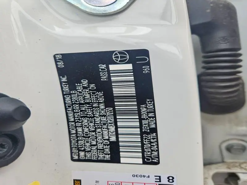 2019 TOYOTA C-HR XLE  