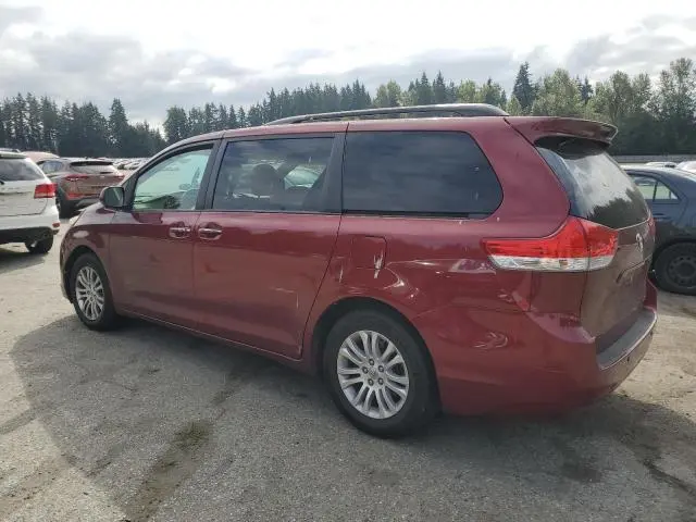 2014 TOYOTA SIENNA XLE  